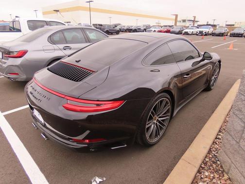 2017 Porsche 911 Carrera 4S