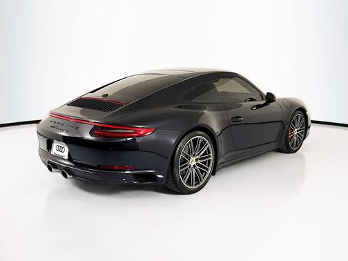 2017 Porsche 911 Carrera 4S