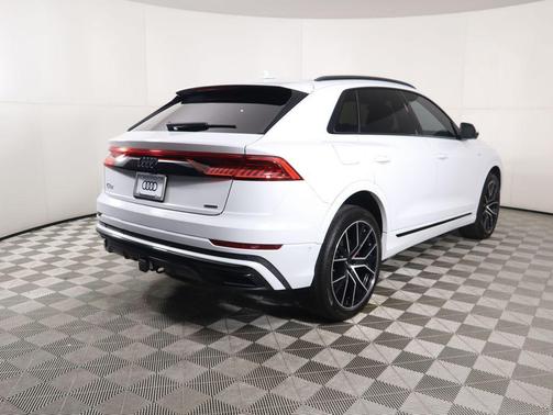 2022 Audi Q8 55 Premium Plus
