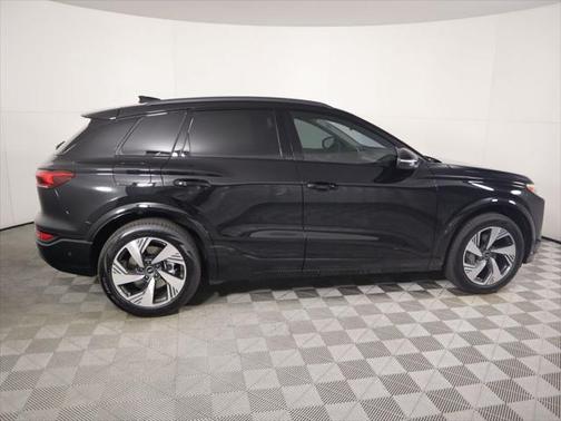 2025 Audi Q6 e-tron Premium Plus quattro