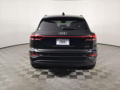 2025 Audi Q6 e-tron Premium Plus quattro