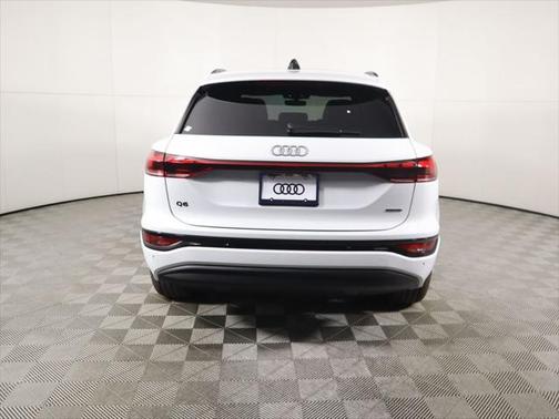 2025 Audi Q6 e-tron Premium Plus quattro