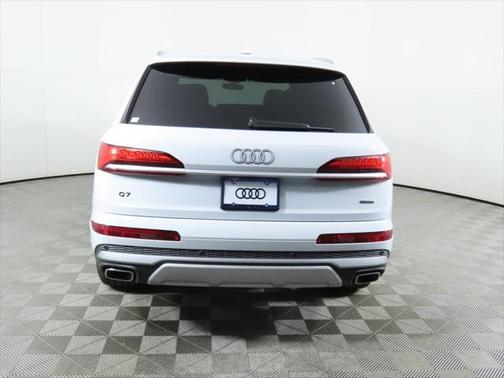 2025 Audi Q7 55 Premium Plus
