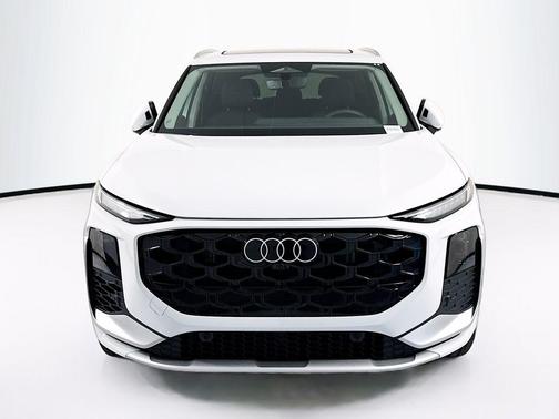 2026 Audi Q3 S line