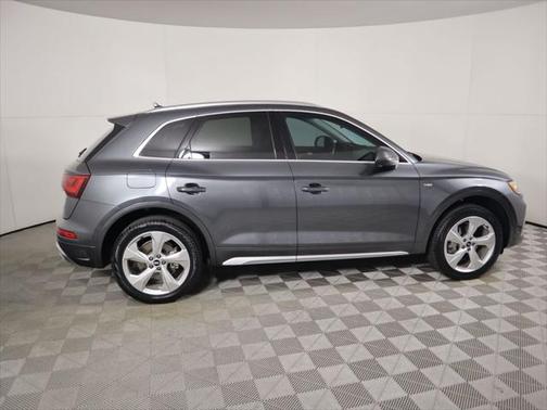 2022 Audi Q5 45 S line Premium Plus
