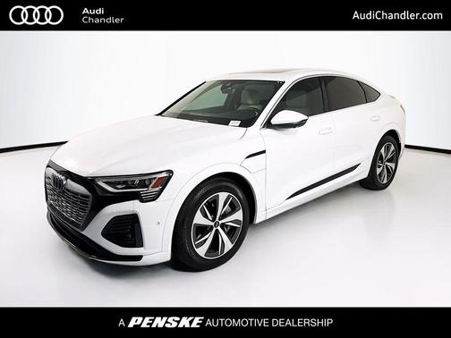Glacier White Metallic 2024 Audi Q8 e-tron Premium Plus