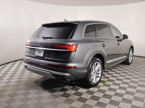 2025 Audi Q7 45 Premium Plus
