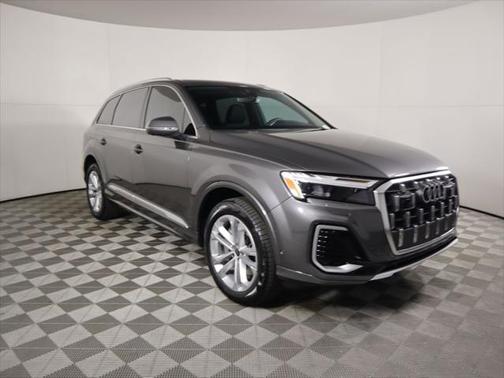 2025 Audi Q7 45 Premium Plus