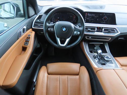 Manhattan Green Metallic 2021 BMW X5 xDrive40i