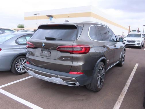 Manhattan Green Metallic 2021 BMW X5 xDrive40i