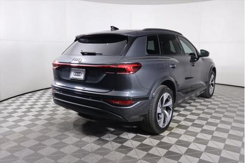 2025 Audi Q6 e-tron Premium Plus quattro