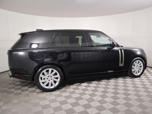 2025 Land Rover Range Rover P400 SE 7 Seat