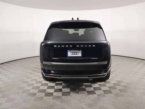 2025 Land Rover Range Rover P400 SE 7 Seat