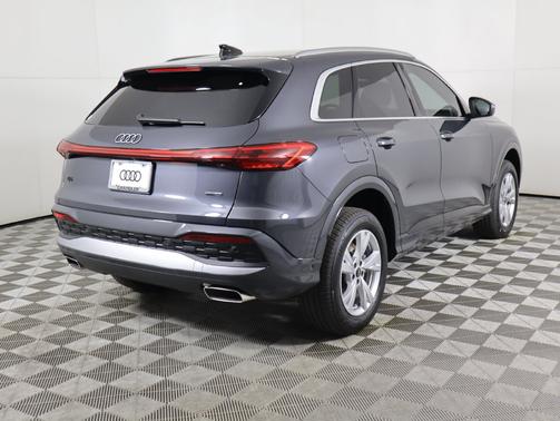 Gray Metallic 2025 Audi Q5 2.0T Premium