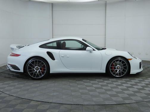 2018 Porsche 911 Turbo