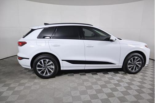 2025 Audi Q6 e-tron Premium Plus quattro