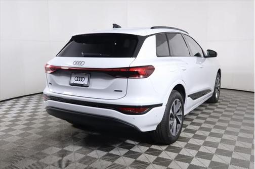 2025 Audi Q6 e-tron Premium Plus quattro