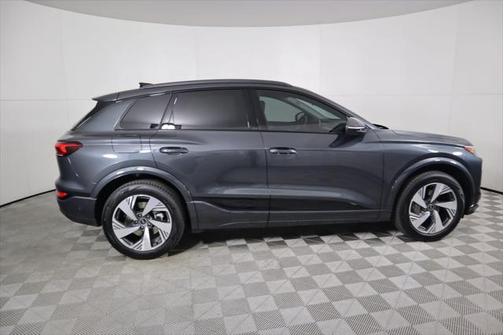 2025 Audi Q6 e-tron Premium Plus quattro