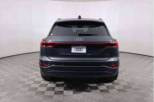2025 Audi Q6 e-tron Premium Plus quattro