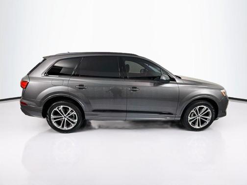 Samurai Gray Metallic 2026 Audi Q7 Premium