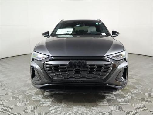 2024 Audi Q8 e-tron Prestige