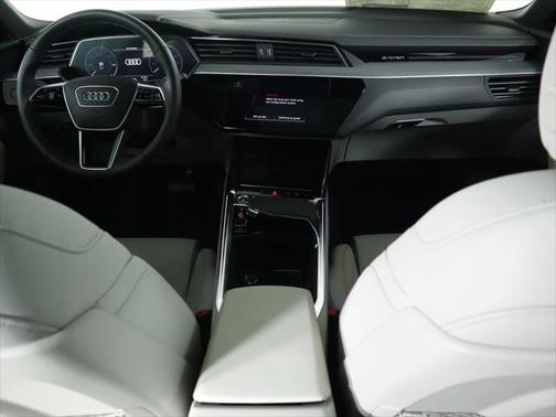 2024 Audi Q8 e-tron Prestige
