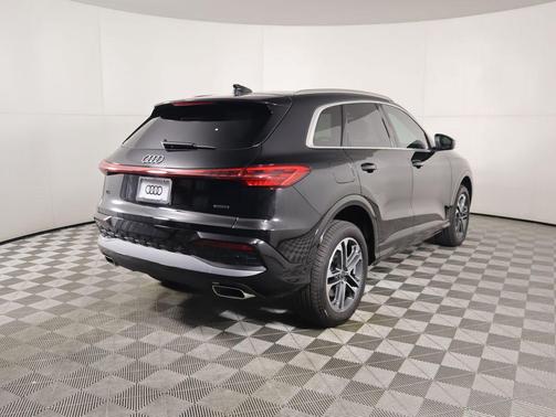 2025 Audi Q5 Premium