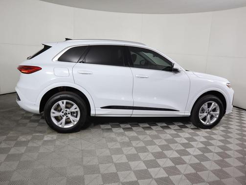 2025 Audi Q5 Premium TFSI quattro S tronic