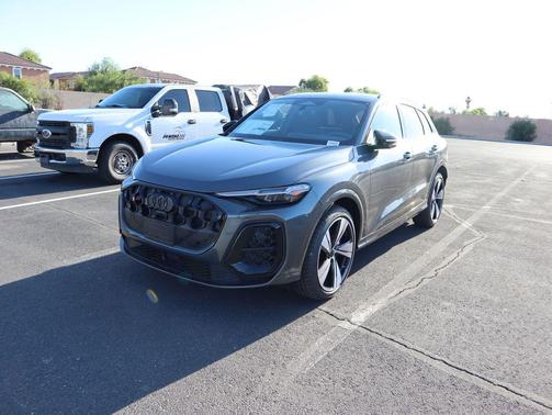 Daytona Gray Pearl Effect 2026 Audi SQ5 3.0T Premium Plus