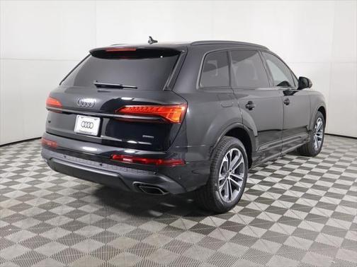 2026 Audi Q7 45 Premium Plus