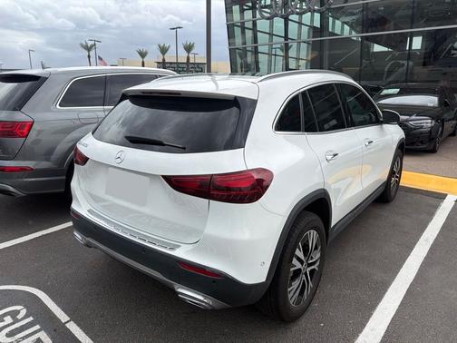 Polar White 2025 Mercedes-Benz GLA 250 4MATIC
