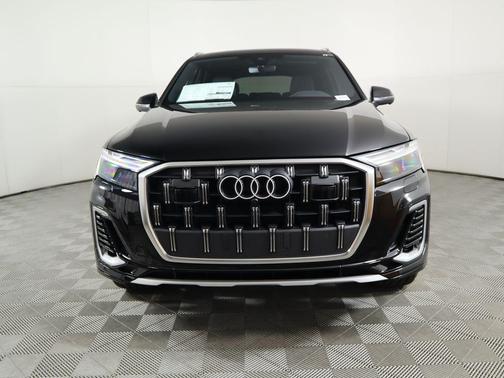 2025 Audi Q7 45 Premium