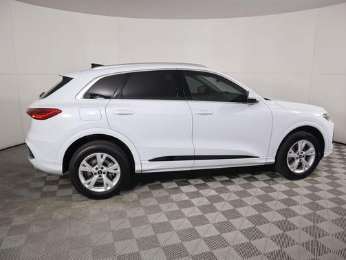 2025 Audi Q5 Premium TFSI quattro S tronic