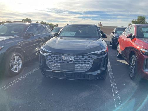 2025 Audi Q5 Premium TFSI quattro S tronic