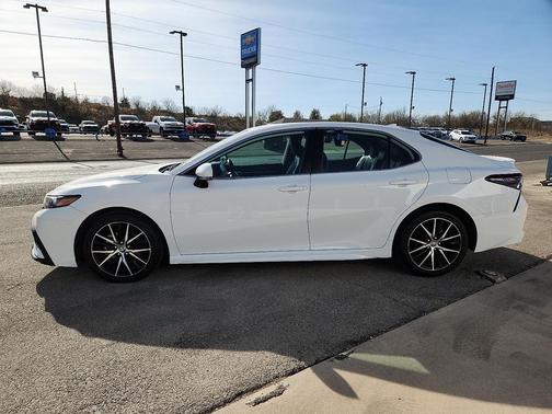 2023 Toyota Camry SE