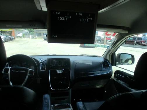 2015 Chrysler Town & Country Touring
