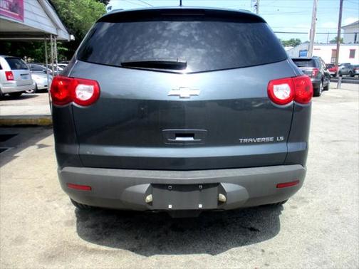 2010 Chevrolet Traverse LS