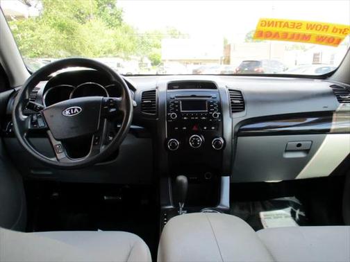 2011 Kia Sorento LX
