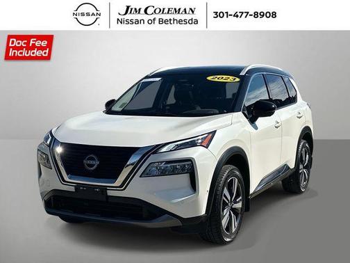 2 Tone White / Black Roof 2023 Nissan Rogue SL