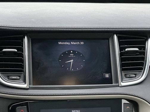 Majestic White 2023 INFINITI QX55 LUXE