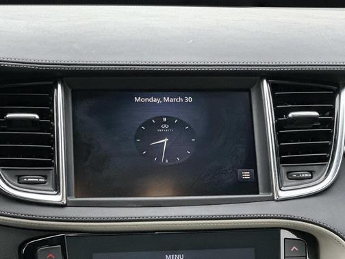 Majestic White 2023 INFINITI QX55 LUXE