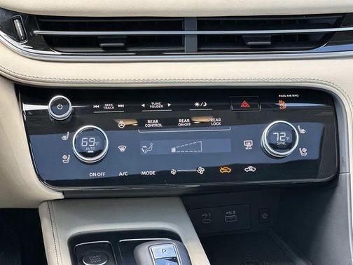 Mineral Black 2023 INFINITI QX60 Luxe