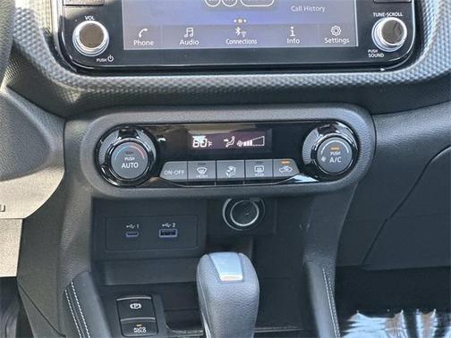 2022 Nissan Kicks SV
