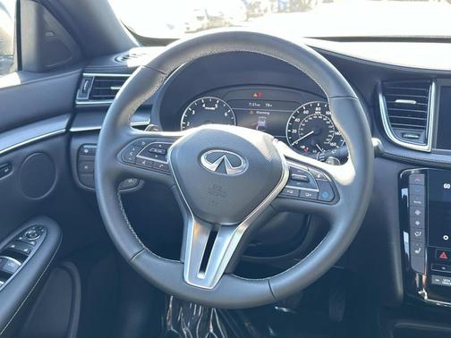 2025 INFINITI QX55 LUXE
