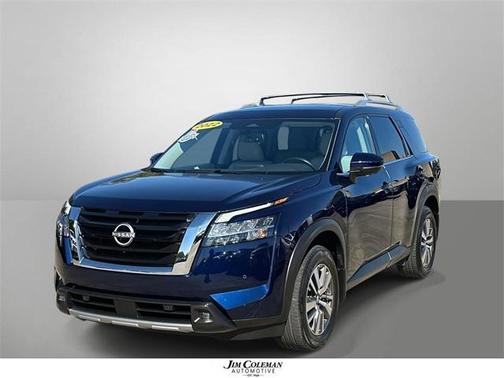 2022 Nissan Pathfinder SL