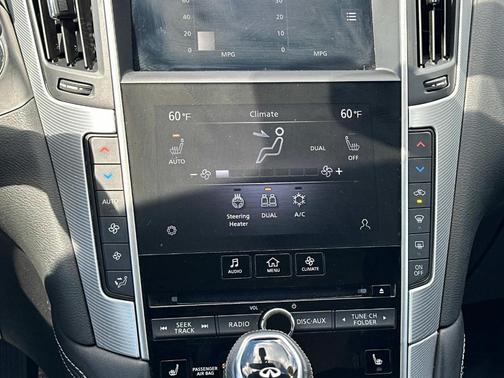 2022 INFINITI Q50 LUXE