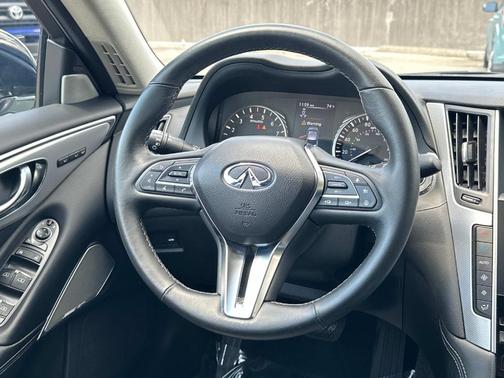 2022 INFINITI Q50 LUXE