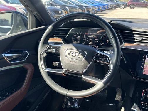 2019 Audi e-tron quattro Premium Plus