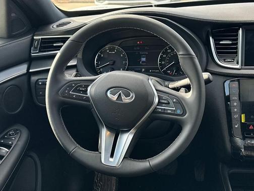 2025 INFINITI QX55 LUXE