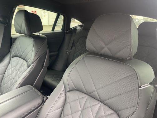 Skyscraper Gray Metallic 2025 BMW X6 xDrive40i